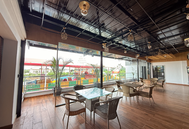 Rooftop Bar/Restaurant